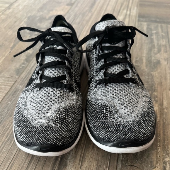 Nike Free Run Flyknit Women’s size 9 - Picture 2 of 9